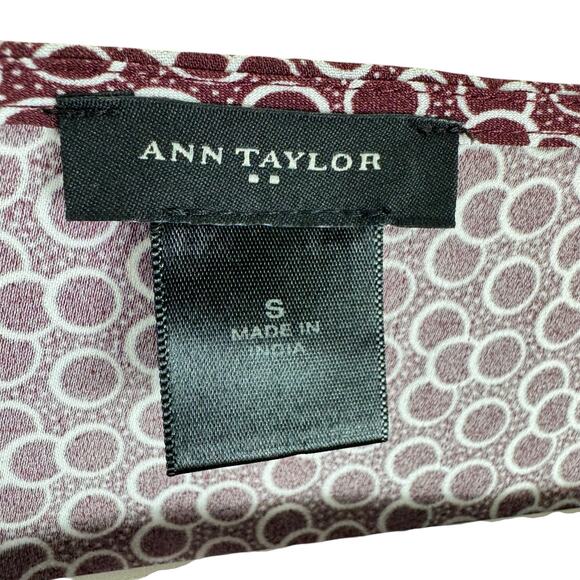 Ann Taylor Burgundy White Circle Pattern Lightweight Pullover Blouse Size S - Picture 4 of 5